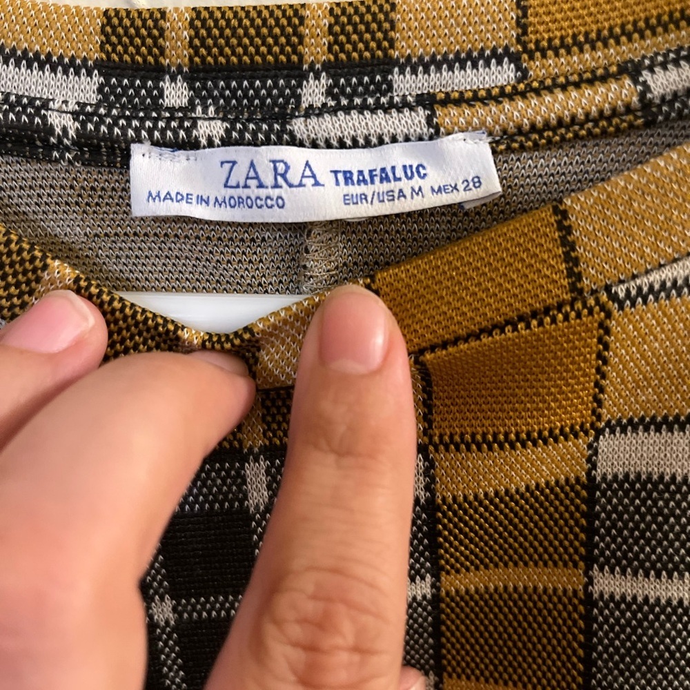 Zara Trafaluc black and gold plaid short-sleeved mini shift dress with pockets M - Picture 4 of 6